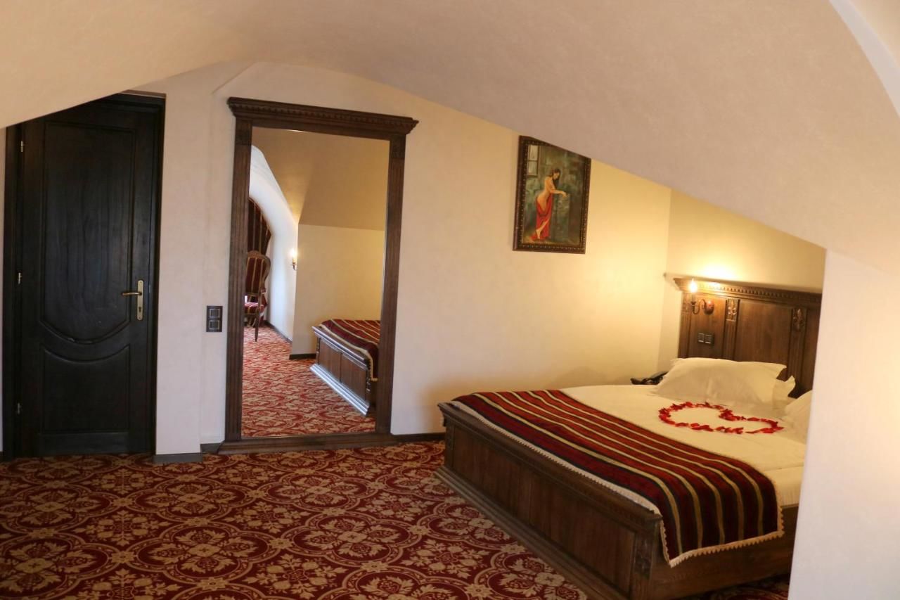 Отель Castel Transilvania Бая-Маре-12